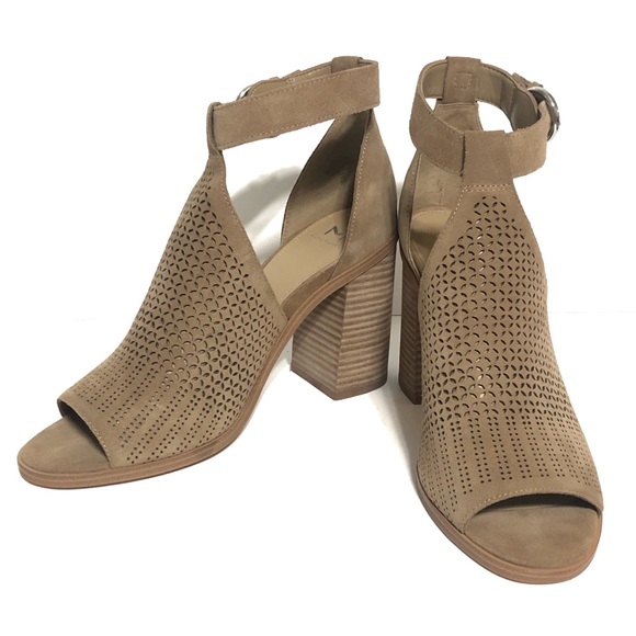 Marc Fisher Vixen Stacked Heel Shoes - Picture 6 of 8